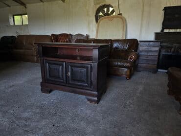 deciji dusek za krevetac: TV komoda od punog drveta, tamno bajcovana - Klasničan dizajn sa — 1