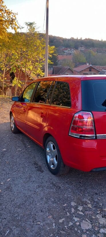 Opel Zafira: 1.9 l | 2006 г. 330000 km MPV Body Type