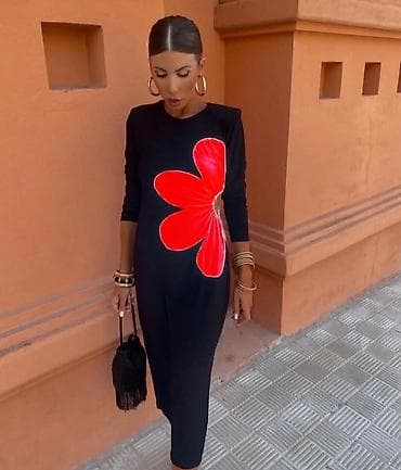 bluze c: Haljine
Cena 2000
Uni vel.
V15 — 3