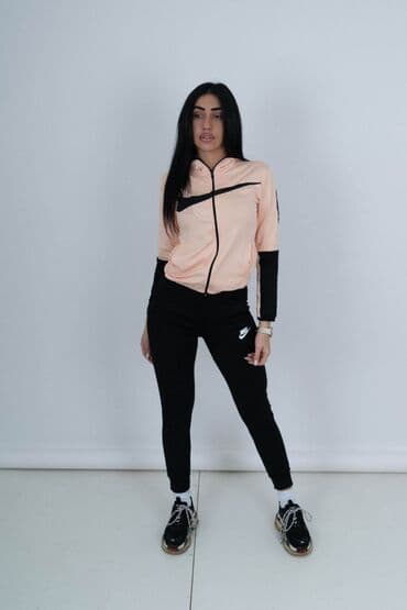 trenerke mokra likra prodaja: Cena 2,900
Mokra likra S, M, L, XL
8 boja — 17