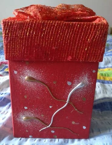cinije za kolace: Decoration box, color - Red, Used — 2