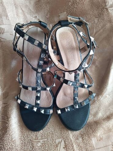mokasine sa stiklom: Sandals, 36 — 1