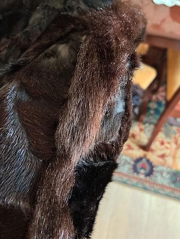 mona kozna haljina: Ženska bunda od prirodnog krzna, tamno braon/čokoladna, rađena — 7