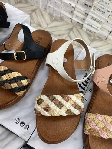 nike papuce benassi: Brojevi 36-41
Cena 2800 din — 4