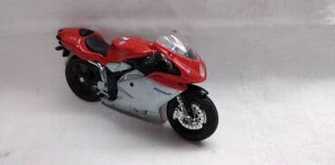 znacke za odela: Burago motor MV Agusta F4 RR 1:18 slomljeni retrovizori,fali nogica — 1
