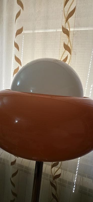 roda tanjiri na komad: Prelepa retro podna lampa, dekorativan i unikatan komad za ljubitelje — 1
