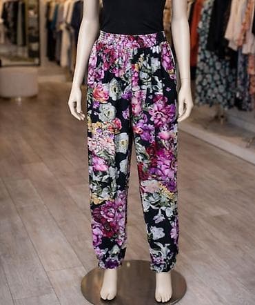 Ženske pantalone sa cvetnim printom - Model: široke, opuštene