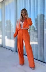 Trenerke: Naslov: Komplet odelo Cena:3300 din Opis: Elegantni ženski komplet — 5