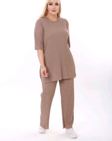 moderni kompleti za punije dame: STIGLI. Kompleti za punije dame Cena:1700din Xl do 4xl — 3