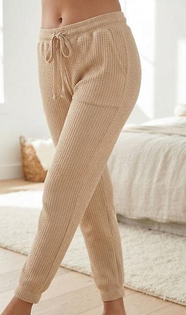 ergee marka: Ženske domaće pantalone/joggerice u bež boji. - Materijal: rebrasta — 1