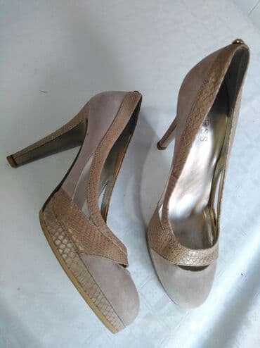 pantalone od vestacke koze: Pumps, Guess, 37 — 10