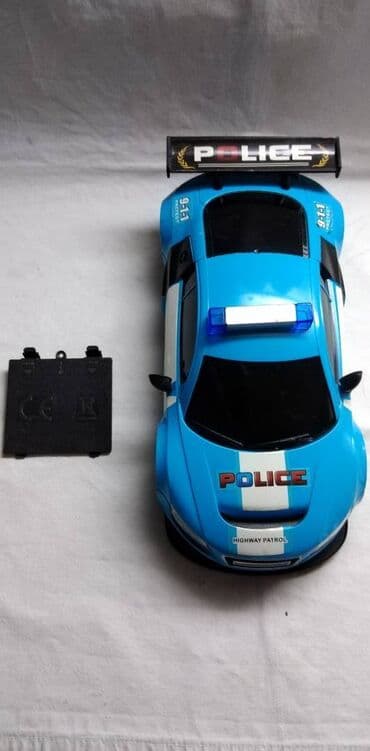 deciji tablet igracka na srpskom: Na daljinski Auto Police(Kao Audi R8) razmera 1:18 neispitan, bez — 2