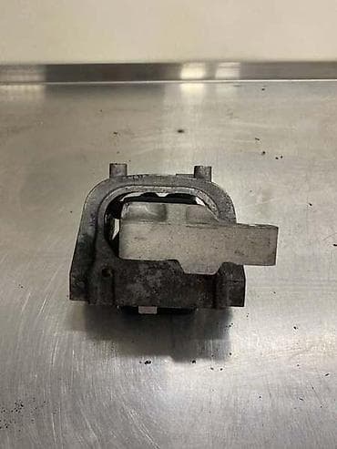 NOSAC MOTORA ZA VOLKSWAGEN PASSAT B8 - 3Q0199262J | Nosac motora za at lalafo.rs NOSAC MOTORA ZA VOLKSWAGEN PASSAT B8 - 3Q0199262J | Nosac motora za