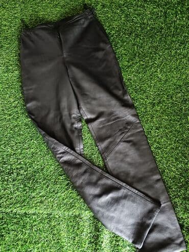 crni tek flis: M — 1