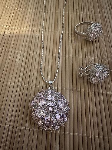 swarovski komplet: Srebrni set 925
Prsten broj 7 — 1