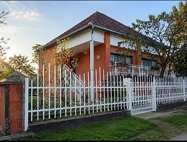 PRODAJE SE KUĆA U SURDUKU – 135.000 € 354 m² + 11,7 ari građevinskog