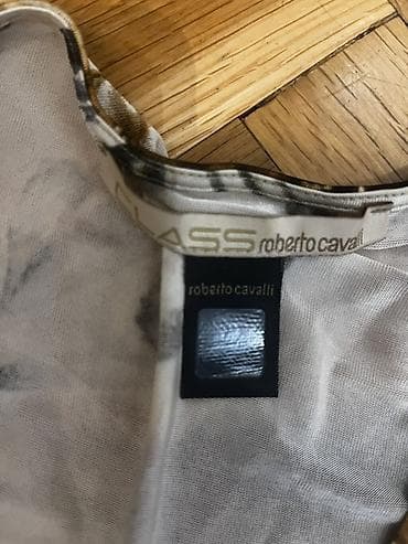 ugg zenske: Elegantna ženska haljina Roberto Cavalli sa tropskim printom. Haljina — 3