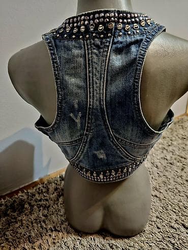 polovni kaputi: Ženski teksas prsluk/bolero sa nitnama i kamenčićima. S vel — 2