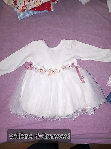 džip na akumulator: Dečija odeća – komplet različitih haljinica i tunika, džak pun stvari — 8