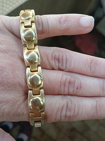 muske rolke h m: Zlatno-tonirana narukvica sa segmentima - Dizajn: masivni članci — 2