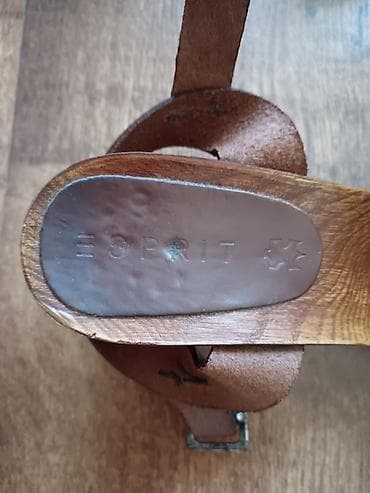 farmerke na tregere zenske: Esprit kožne sandale na drvenu platformu - Model: ženske sandale sa — 3