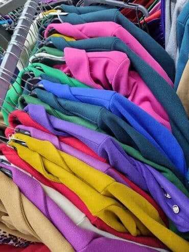 rasprodaja kaputa: Kaput: 3300 dinara
Sa postavom
Dostupan u puno boja! — 6