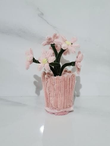 pesak za cvece: Korpice sa svecem od plisa.Rucni rad. Boje:roza,pastelna kajsija,neon — 10