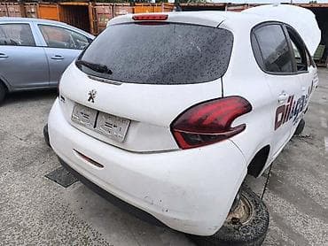 peugeot auto delovi: PEUGEOT 208 2015. GOD. - KOMPLETAN AUTO U DELOVIMA | Molba za — 2