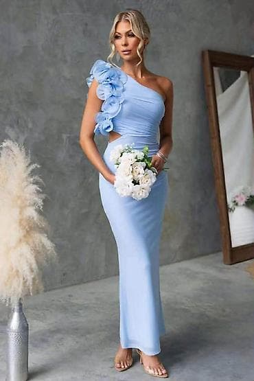 brushalter broj d: Elegantna večernja haljina na jedno rame - Model: duga, uska silueta — 1