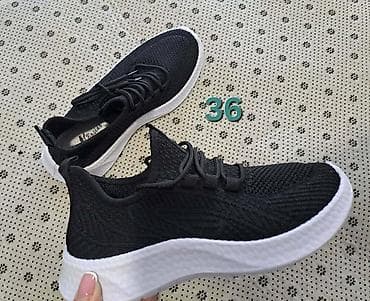 Crne sportske patike,veličina 36. poslednji broj na akciji. - na lalafo.rs Crne sportske patike,veličina 36. poslednji broj na akciji. -