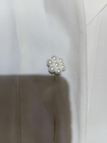 Shirts, blouses and tunics: Bela ženska košulja sa kratkim rukavima i klasičnim kragnom. Prednji — 3