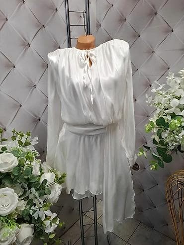 Swimwear: Satenasta mini haljina sa dugim rukavima i pojasom - Materijal — 1