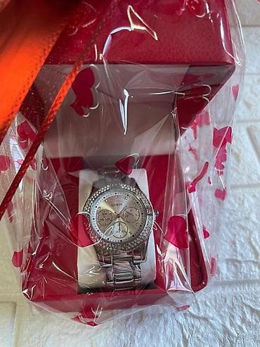 sat protiv hrkanja: 03. Sat u kutiji u poklon pakovanju
Cena:3300din — 5