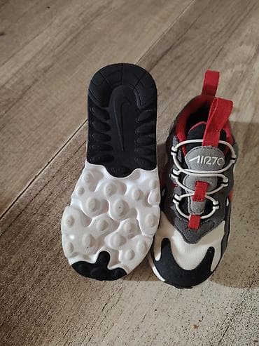 95 bele: Prodajem potpuno nove Nike Air Max 270 patike za dečaka. Original su — 3