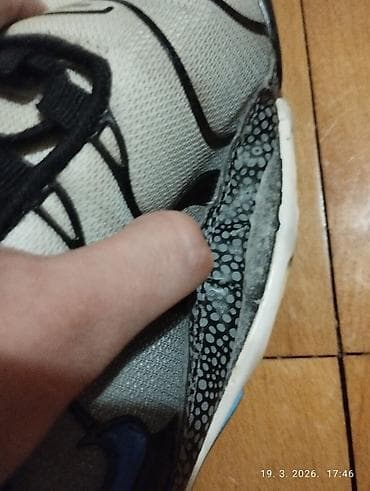ecco patike zenske: Nike Air Max Plus TN patike br 43/44 oštećenje ima odlepljeno sa — 7