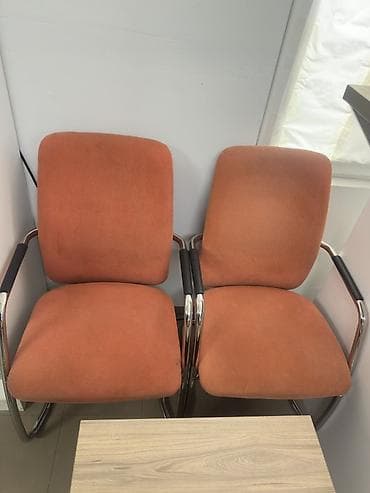 mamut sto: Prodajem komplet za čekaonicu / kancelariju / salon:  4 udobne — 3