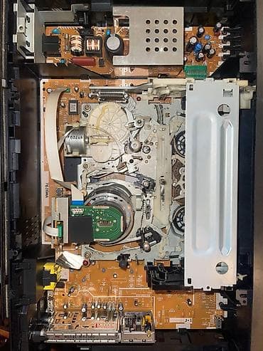 airpods slusalice cena: Panasonic VHS video rekorder (NV-SD225) za delove Prodajem stari VHS — 4