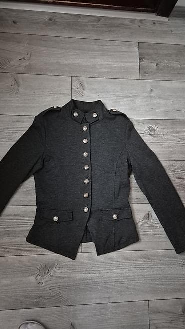 sorc m: Ženski sako u vojničkom stilu, tamno sive boje. - Kroj: strukiran — 1