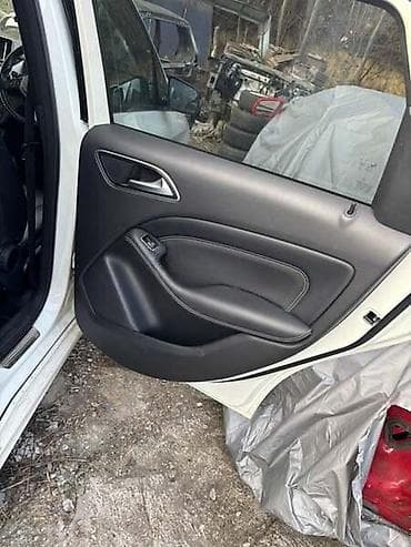 user car: TAPACIR ZADNJIH VRATA W246 ZA MERCEDES BENZ B KLASA, B 150, B 160 — 1