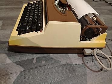 m8 retro konzola: Električna pisaća mašina Brother Electric 4612 - Tip — 1