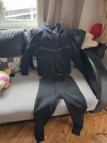 zuta nike jakna: Trenerka Nike, bоја - Crna — 3