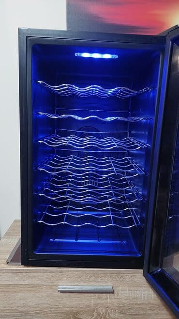 iphone 1: Klarstein vinski frižider – elegantna vitrina za skladištenje i — 4