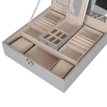 stvari za školu: Organizator za nakit sa kljucem 
Izradjen od eko koze
2500 rsd — 2