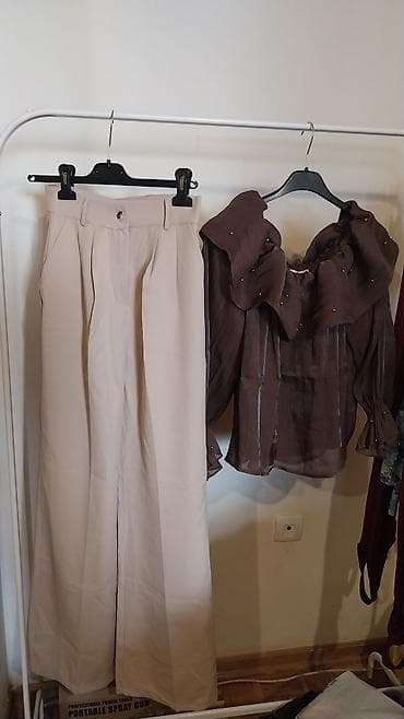 Elegantna kombinacija – bež široke pantalone odg.za S i slabiji M +