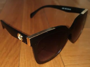duks sa naocarima: Sunglasses, Gucci — 11