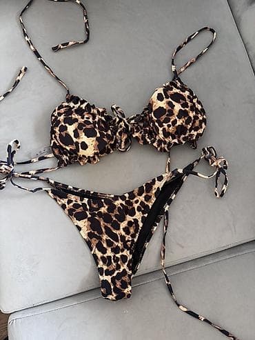 Dvodelni kupaći kostim – leopard print
M velicina 
Potpuno novo