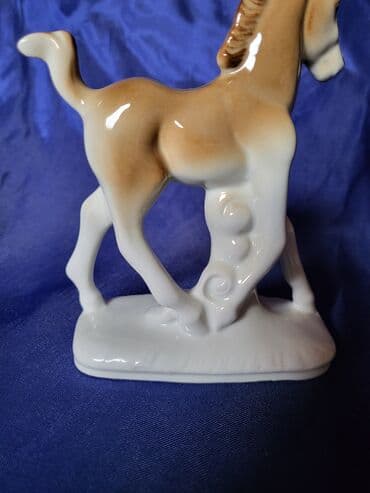 porcelanske solje za caj: Figura konja nova nemacka Foreign 70te. Porcelanska figura. mereni — 7
