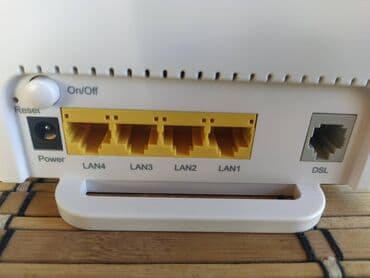 ZTE Modem ruter Adsl Polovan lepo ocuvan. Ispravan bez mana. Ruter se — 2