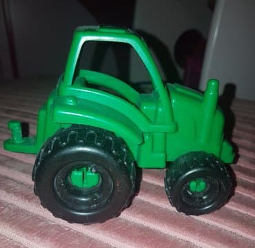 igračke od kartona: Veliki traktor auto za manju decu — 3