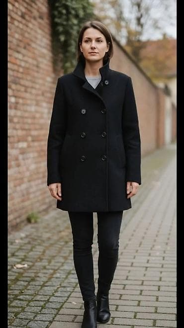 Ženski crni kaput – klasičan peacoat kroj - Boja: crna - Kroj: ravna